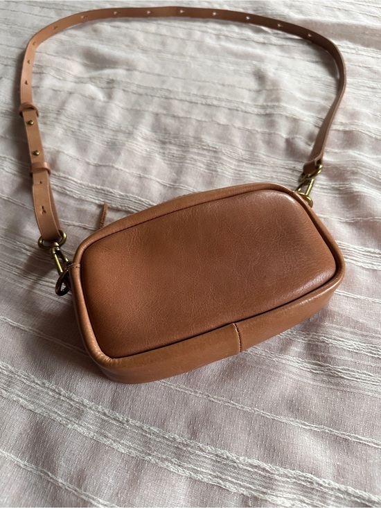 Madewell Handbags - MADEWELL The Leather Carabiner Mini Crossbody Bag | Warm Hickory Tan